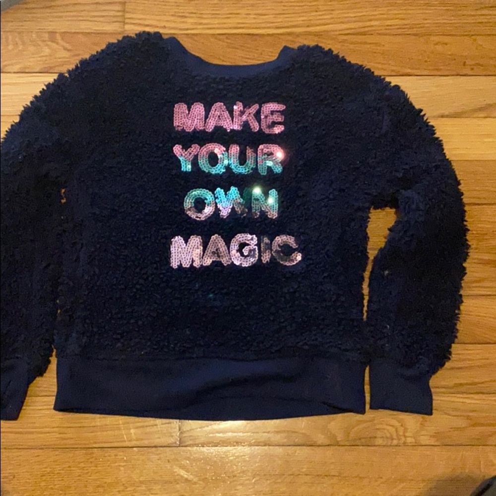 Size 7 so kids sweater
